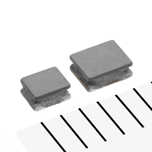 foto Inductores de potencia metálicos para dispositivos móviles.